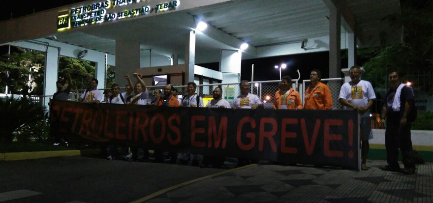 Litoral Paulista amanhece na vspera de Natal com 4 unidades da Petrobrs em greve