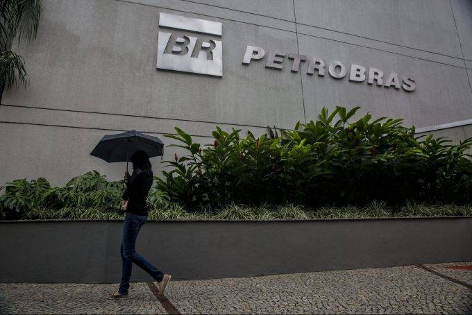 Novo estatuto da Petrobrs obriga governo a indenizar estatal em caso de perdas financeiras 