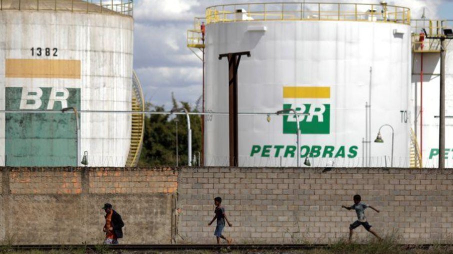 TRT probe Petrobras de ampliar horrio de trabalho sem consentimento