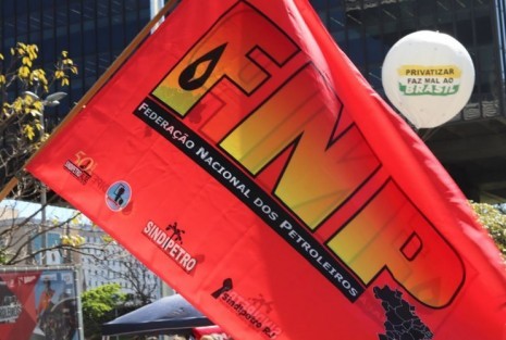 Petroleiros das bases da FNP reagem  proposta de privatizao da Petrobrs e ameaam greve geral