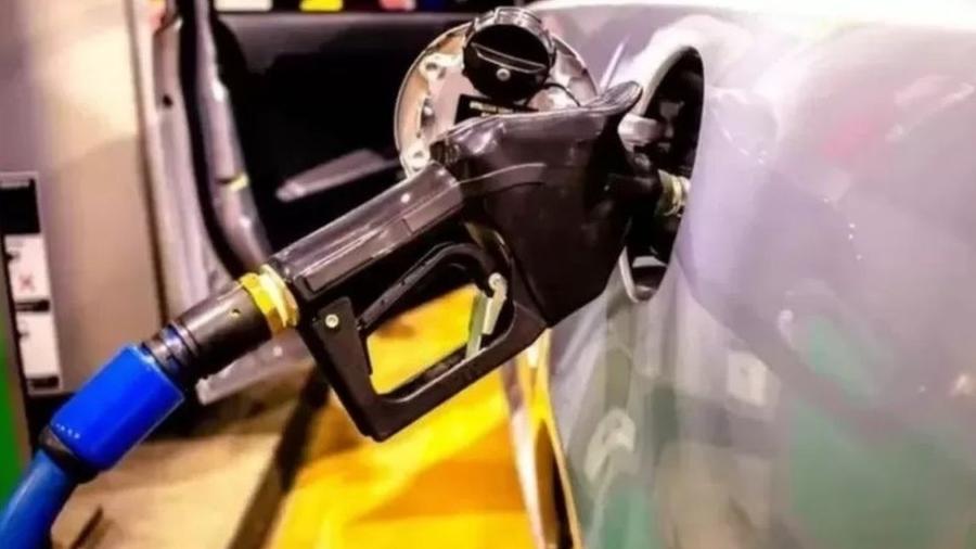 Mesmo sem Petrobrás aumentar preço dos combustíveis, gasolina fica mais cara na bomba, diz ANP