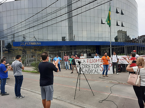 Ato contra a demisso de jornalista da Tribuna  destaque na semana dos diretores do Sindipetro-LP