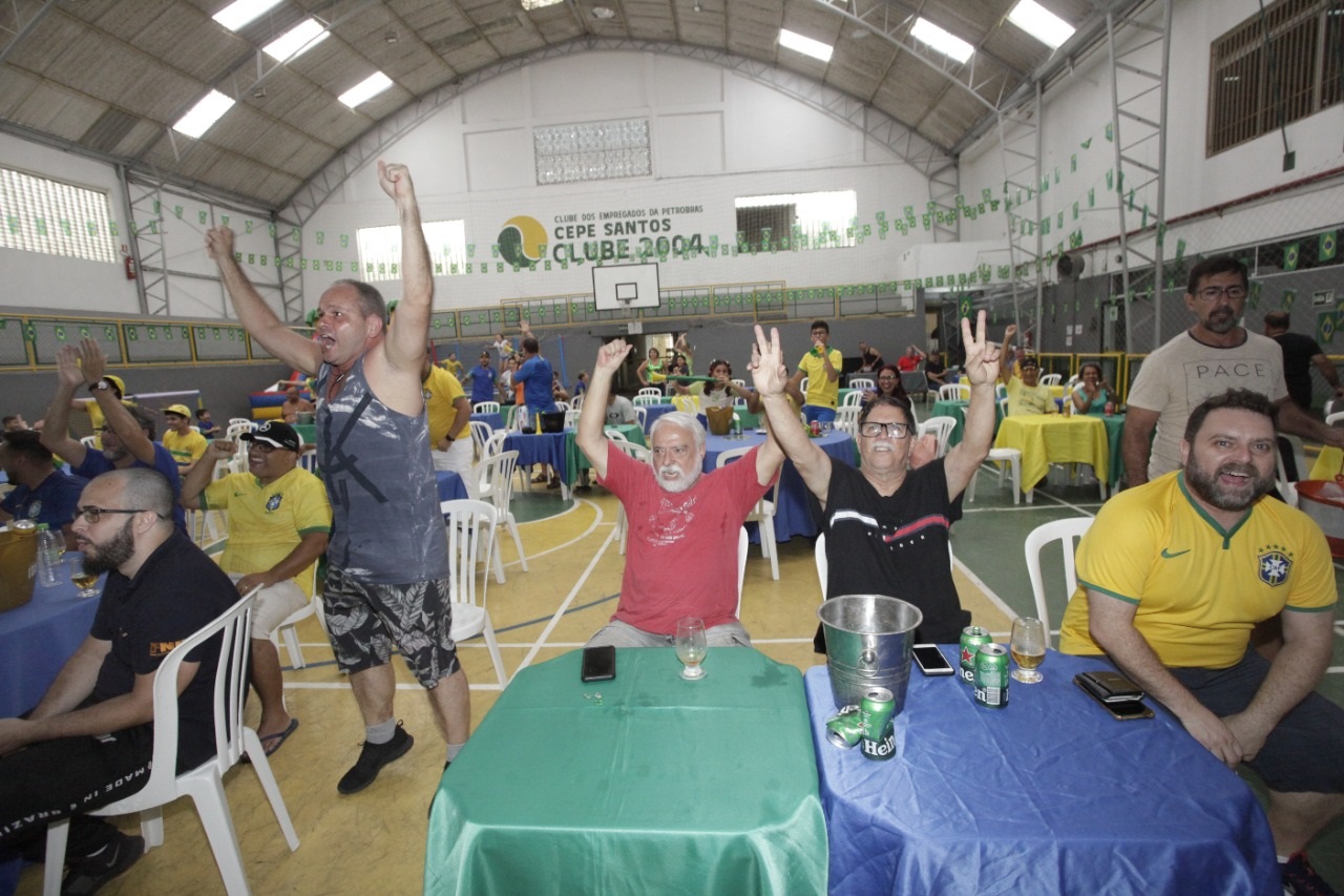 Seleo do Brasil goleia a Coreia e a famlia petroleira comemora mais uma vitria no Cepe Clube 2004