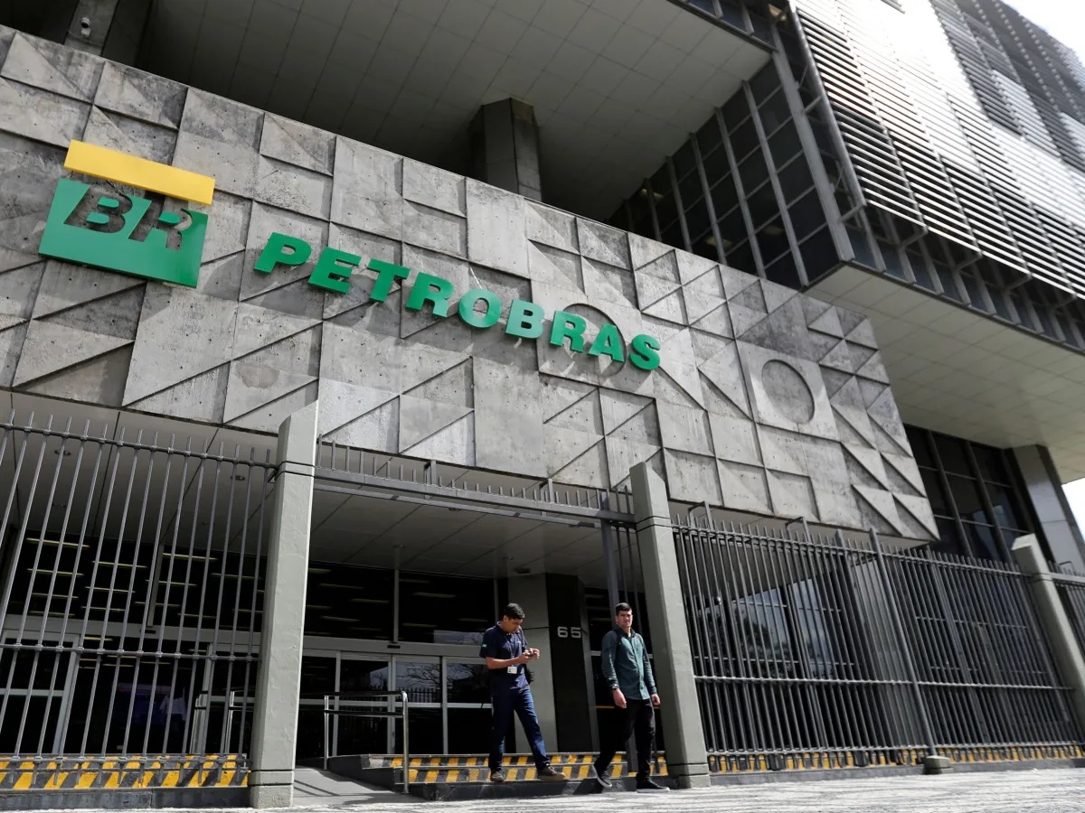 Reajuste salarial do presidente e de diretores e conselheiros da Petrobrás pode ser de até 43,88%