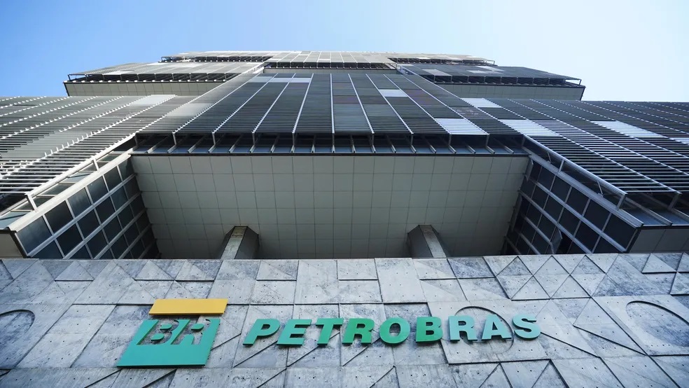 Petrobrs vota aumento salarial de quase 44% para executivos; presidente pode ganhar mais de R$ 165 mil