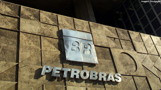 Petrobrás anuncia fim da paridade de importação do petróleo e nova política de preço para combustíveis