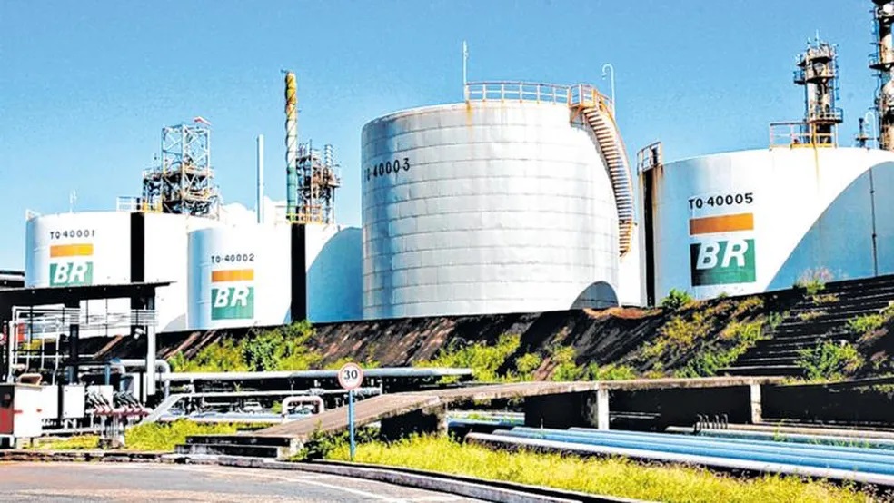 Por causa do não-cumprimento, Petrobrás cancela venda e mantém refinaria Lubnor funcionando