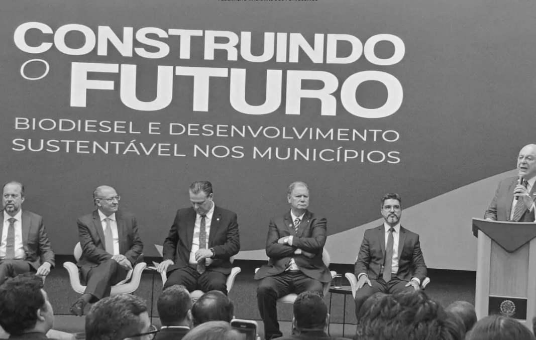 Federao Nacional dos Petroleiros participa de evento parlamentar de fomento ao uso do biodiesel