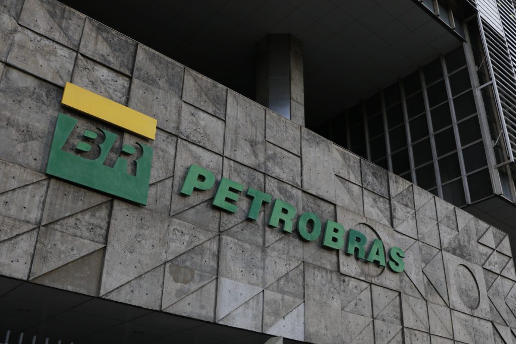 Petrobrs vai 'dar muito lucro' e atender aos interesses dos acionistas pblicos e privados, diz nova presidente