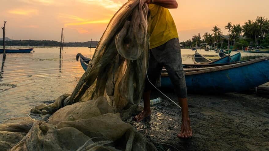 Ilhabela e So Sebastio: TJ-SP mantm indenizao a pescadores afetados por vazamento de leo no mar