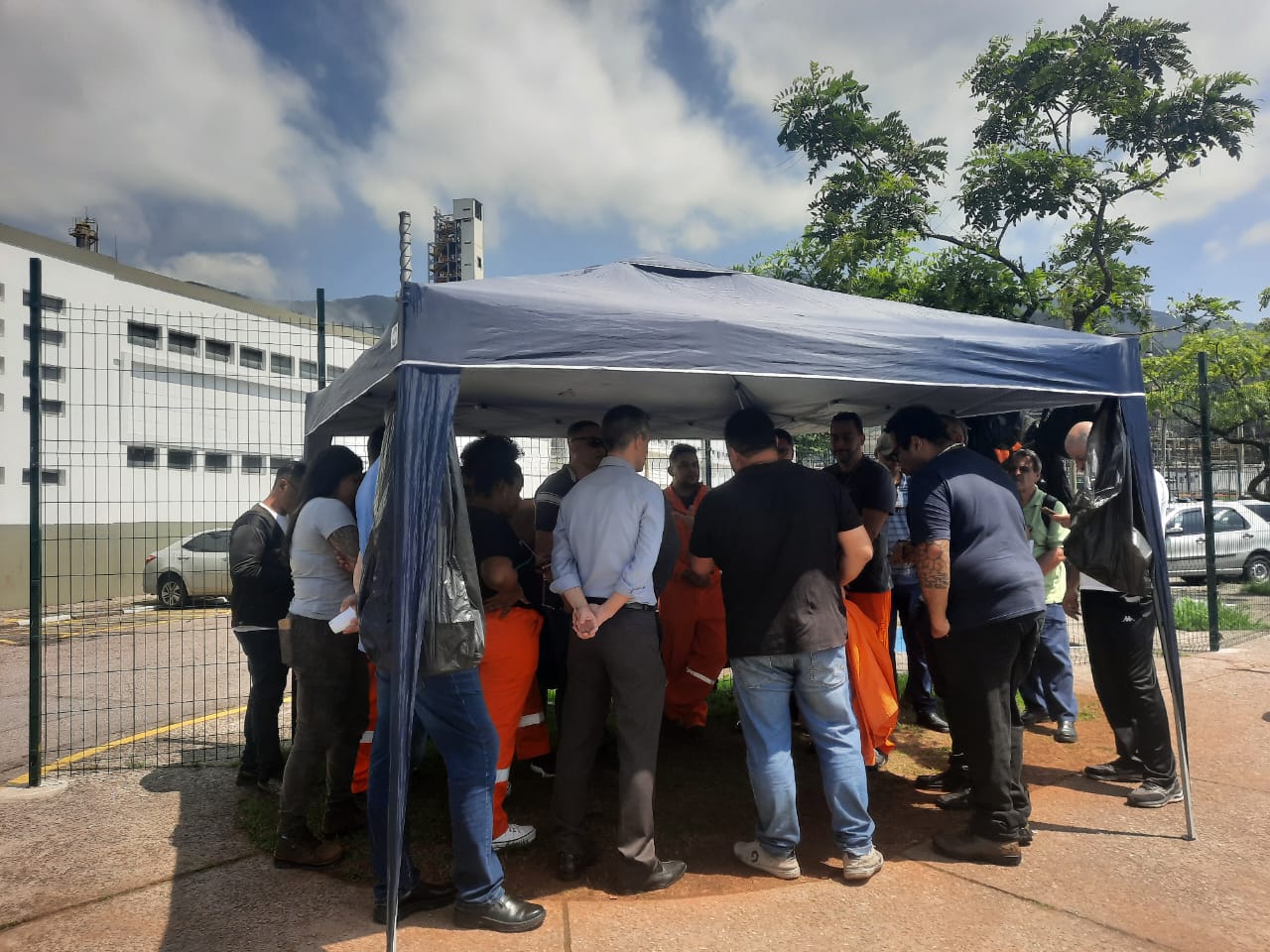 Trabalhadores e trabalhadoras da Intertek realizam mobilizao por melhores condies de trabalho e ACT