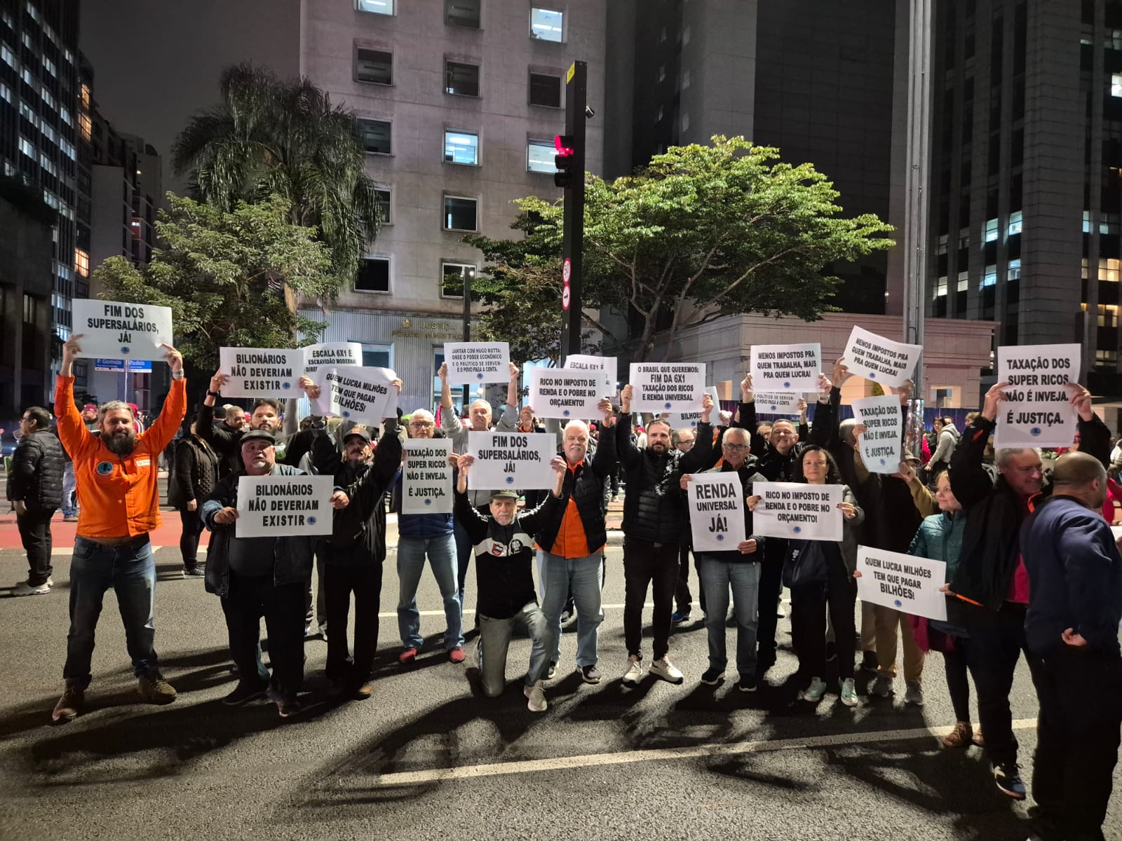Sindipetro Litoral Paulista se soma a Manifestao na Paulista e Refora Luta por Direitos da Classe Trabalhadora