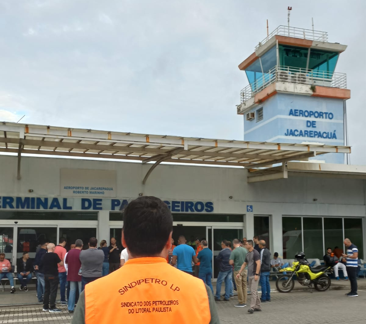 Embarcados mostram fora e do recado  Petrobrs, somando-se  mobilizao nacional pelo ACT