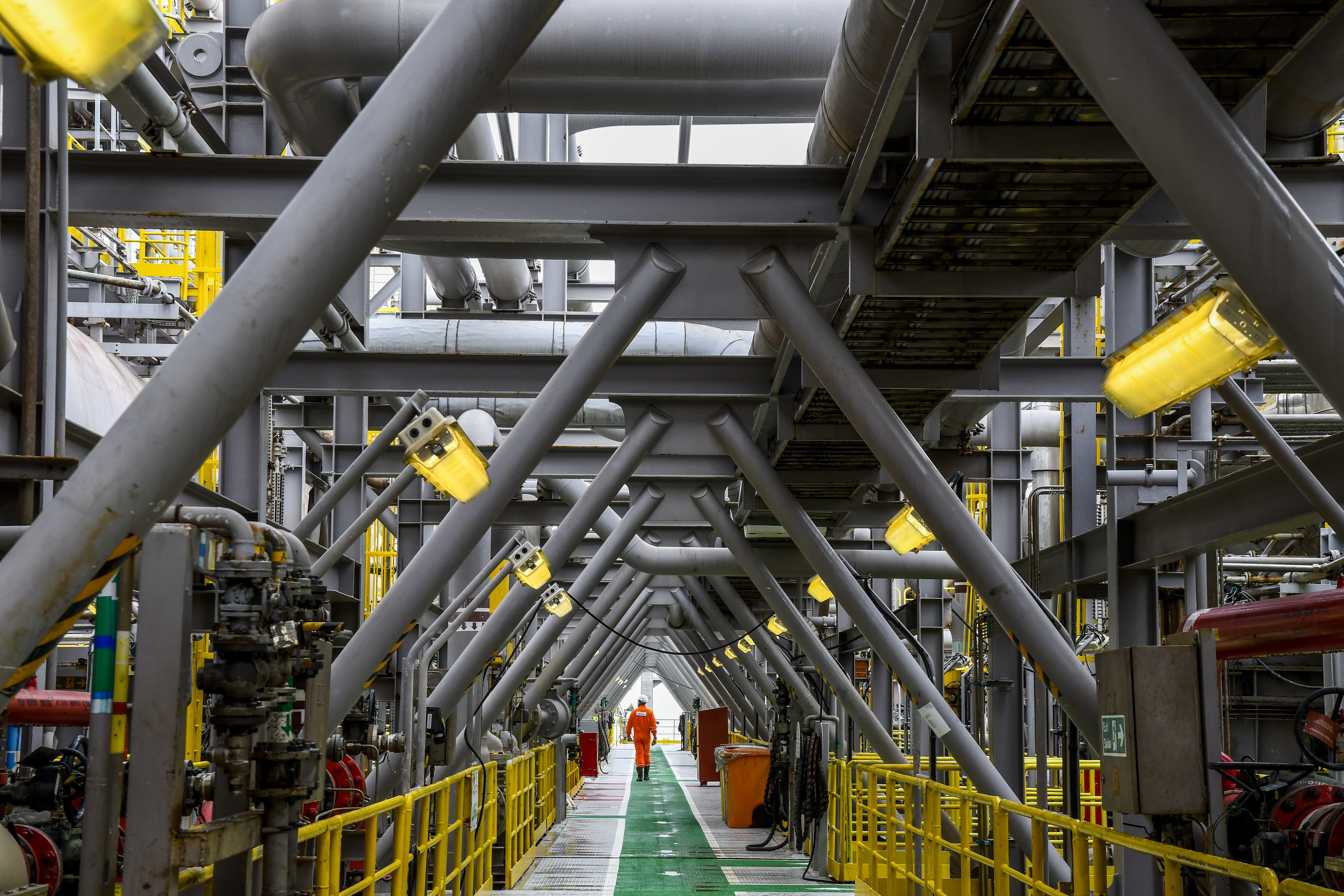 Unio e presso dos sindicatos e trabalhadores garantem reunio com o E&P para tratar dos desimplantes