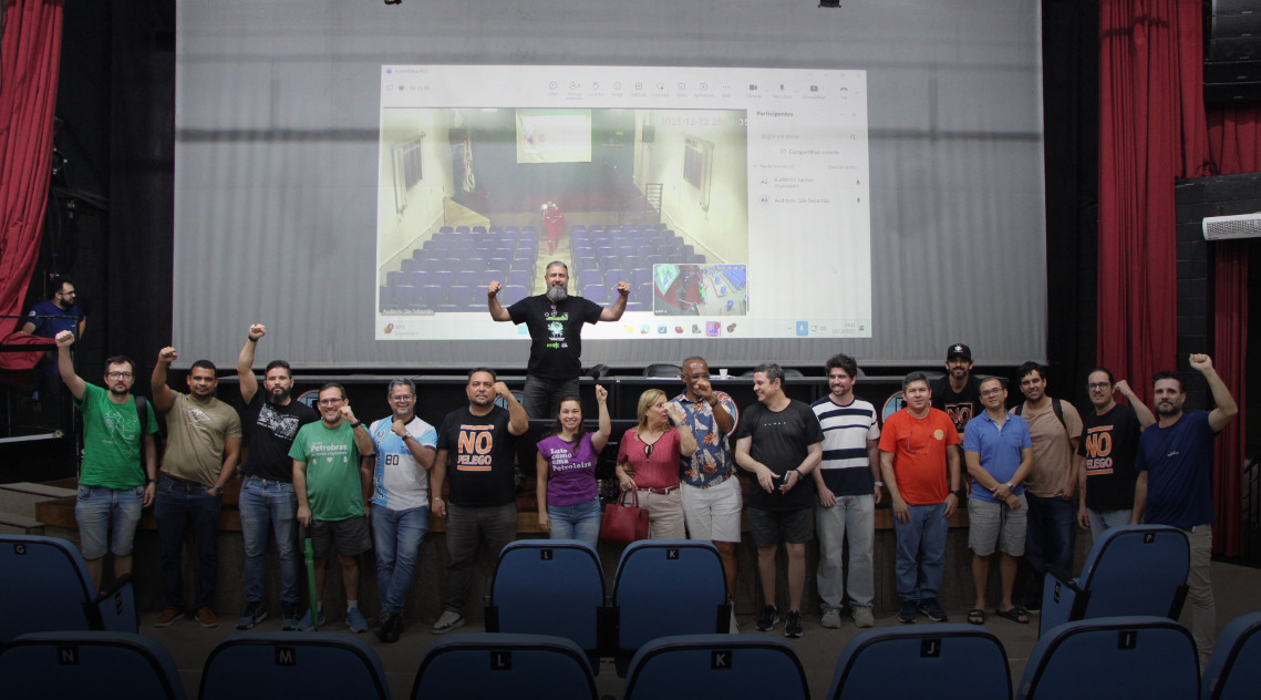 Por unnimidade assembleias rejeitam proposta de ACT e declaram greve a partir de 15 de dezembro