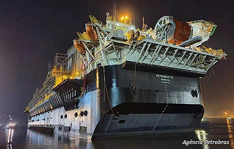 Assédio e pressão da Petrobrás durante a greve: gestores ligam para trabalhadores embarcados da P-70