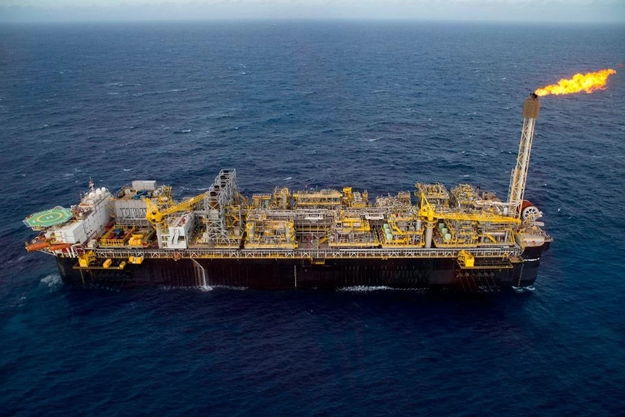 Inc�ndio na P-68 exp�e riscos da m� gest�o da Petrobr�s