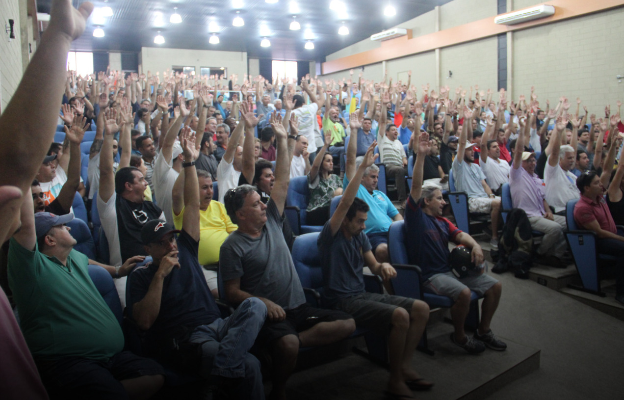 Unidade e mobiliza��o: assembleia dia 26 para rejeitar a 4� proposta e seguir em greve