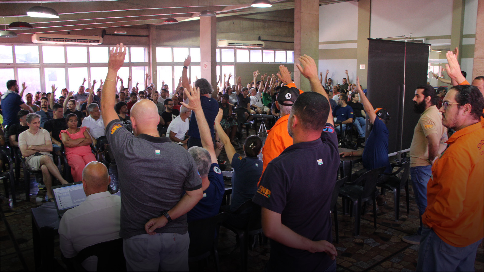 Assembleia suspensa, greve mantida e categoria do Litoral paulista segue firme na luta