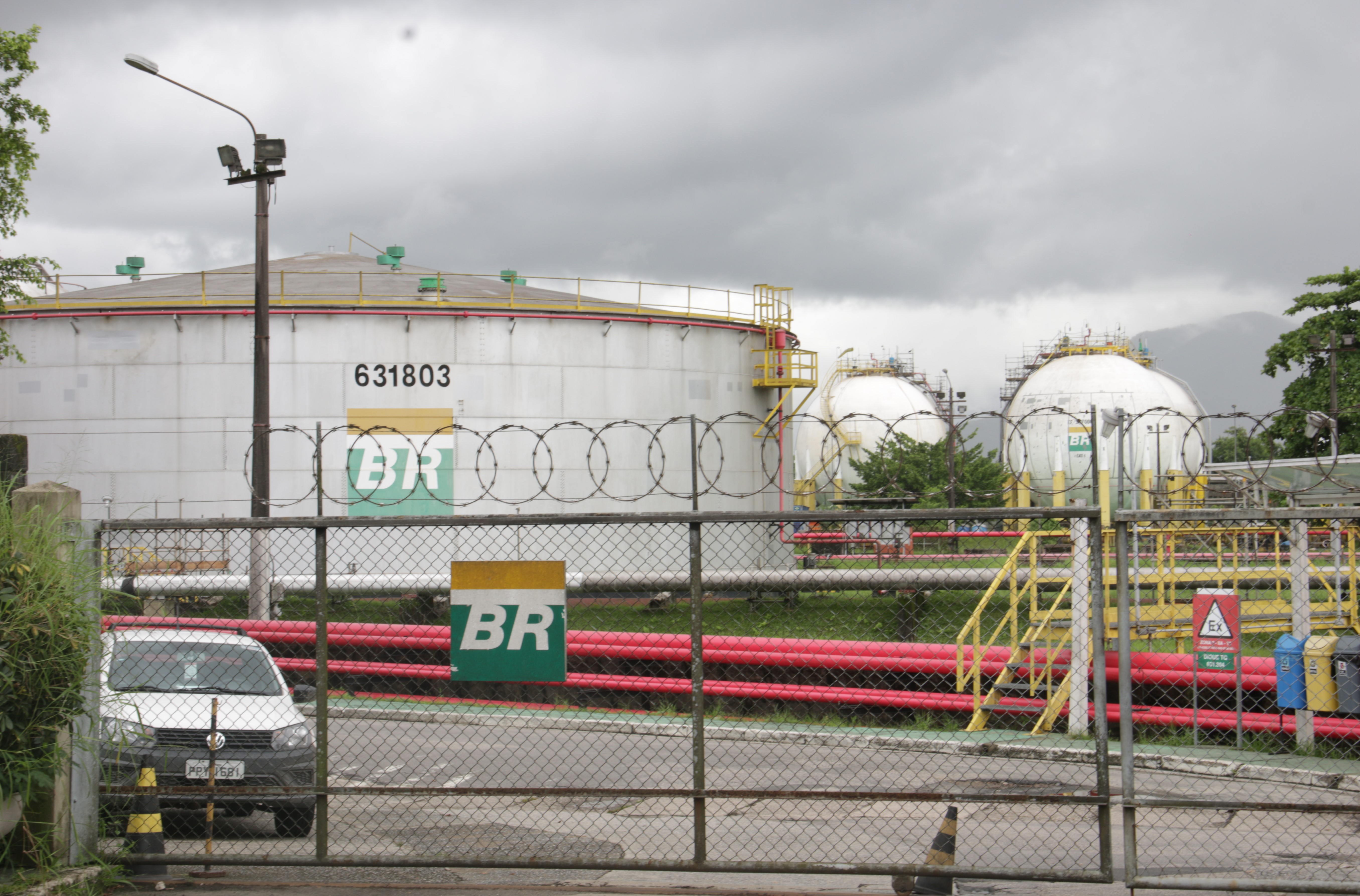 Trabalhadores relatam descumprimento de direitos e Sindipetro-LP cobra providências