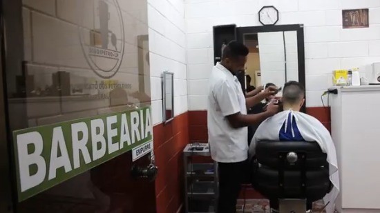 Barbearia do Sindipetro-LP fecha temporariamente durante f�rias do barbeiro e retoma atendimento em 30/03