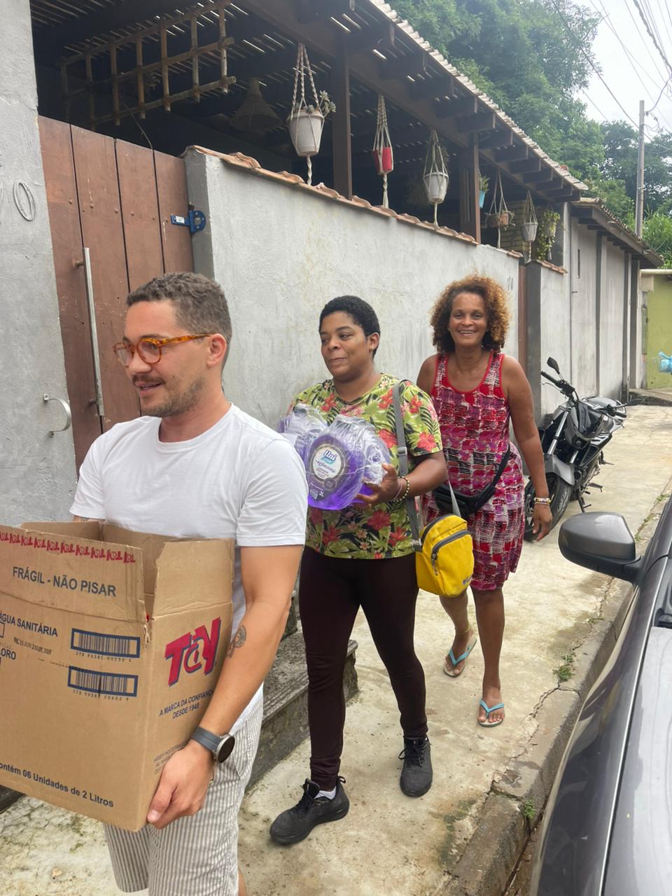 Sindipetro-LP doa cestas básicas e kits de produtos de higiene a famílias em situação de vulnerabilidade