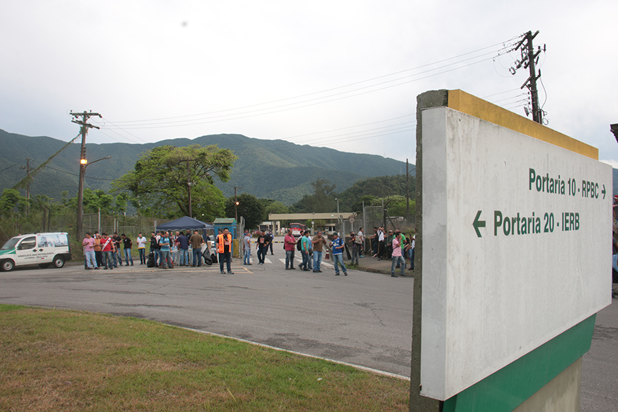 Em assembleia, contratados denunciam poss�vel mudan�a na pol�tica de alimenta��o na RPBC, em Cubat�o