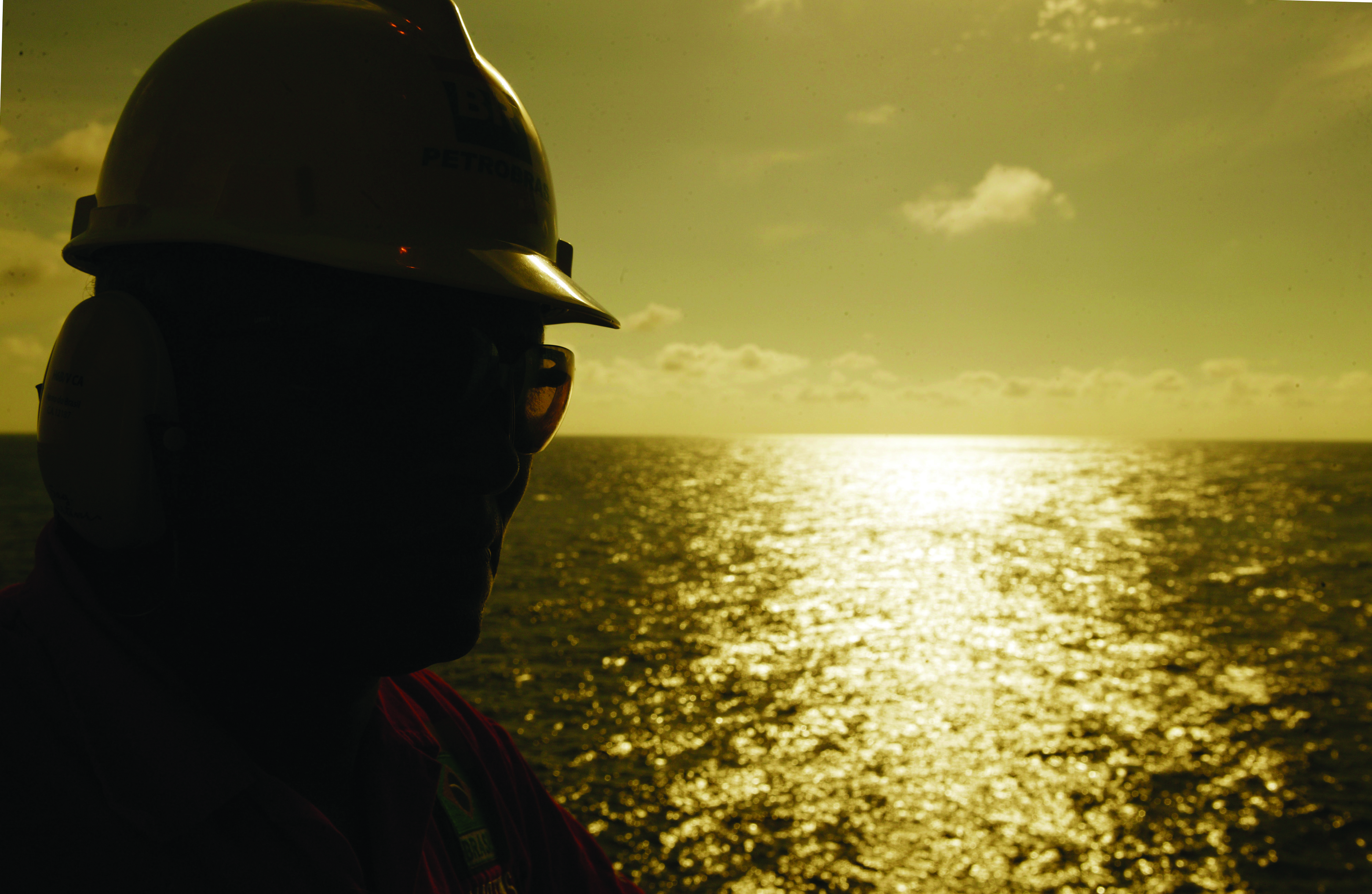 Petrobr�s assume compromisso de padronizar atividades em pr�dios; Sindipetro-LP cobrar� cumprimento
