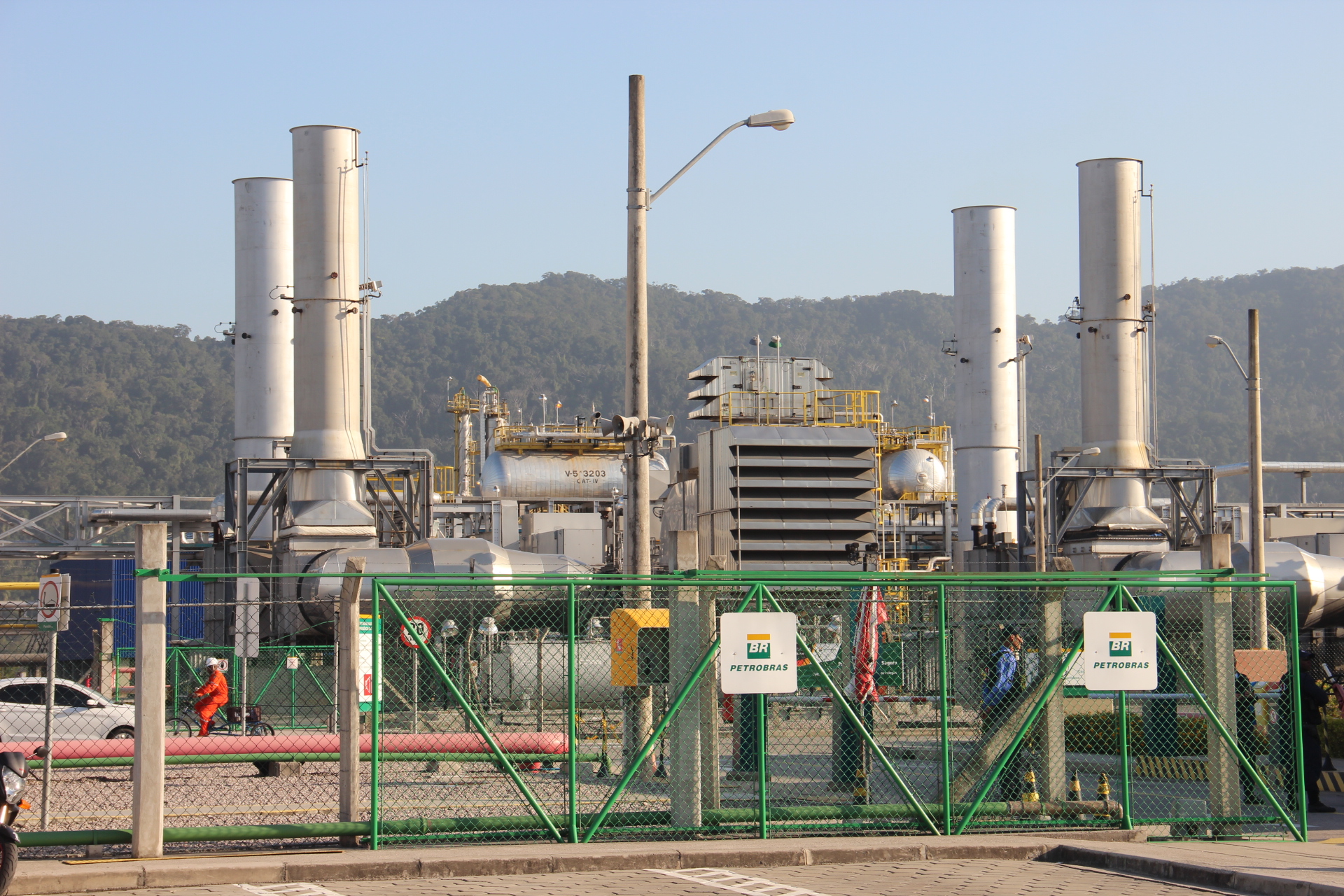 Diretoria do Sindipetro-LP dialoga com gestão da UTGCA sobre treinamento dos novos técnicos de operação