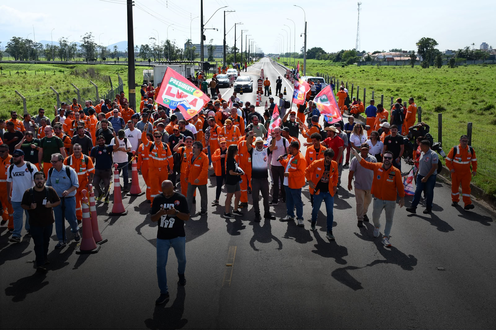 Ato celebra fim da escala 6x1, defende soberania nacional e direitos dos trabalhadores