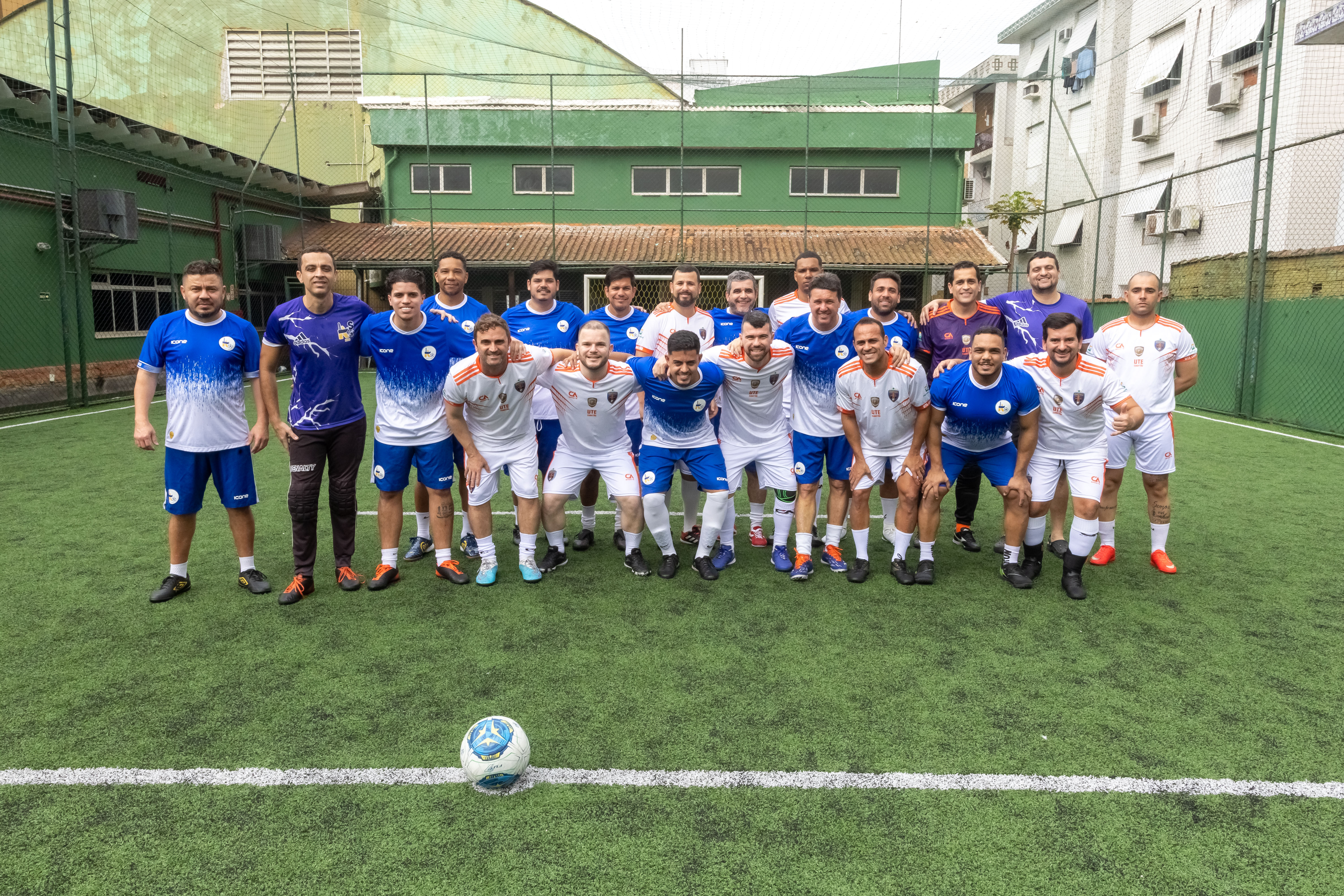 UTE goleia Replicantes por 8 a 2 no Torneio de Futebol Society do Sindipetro-LP e Clube 2004