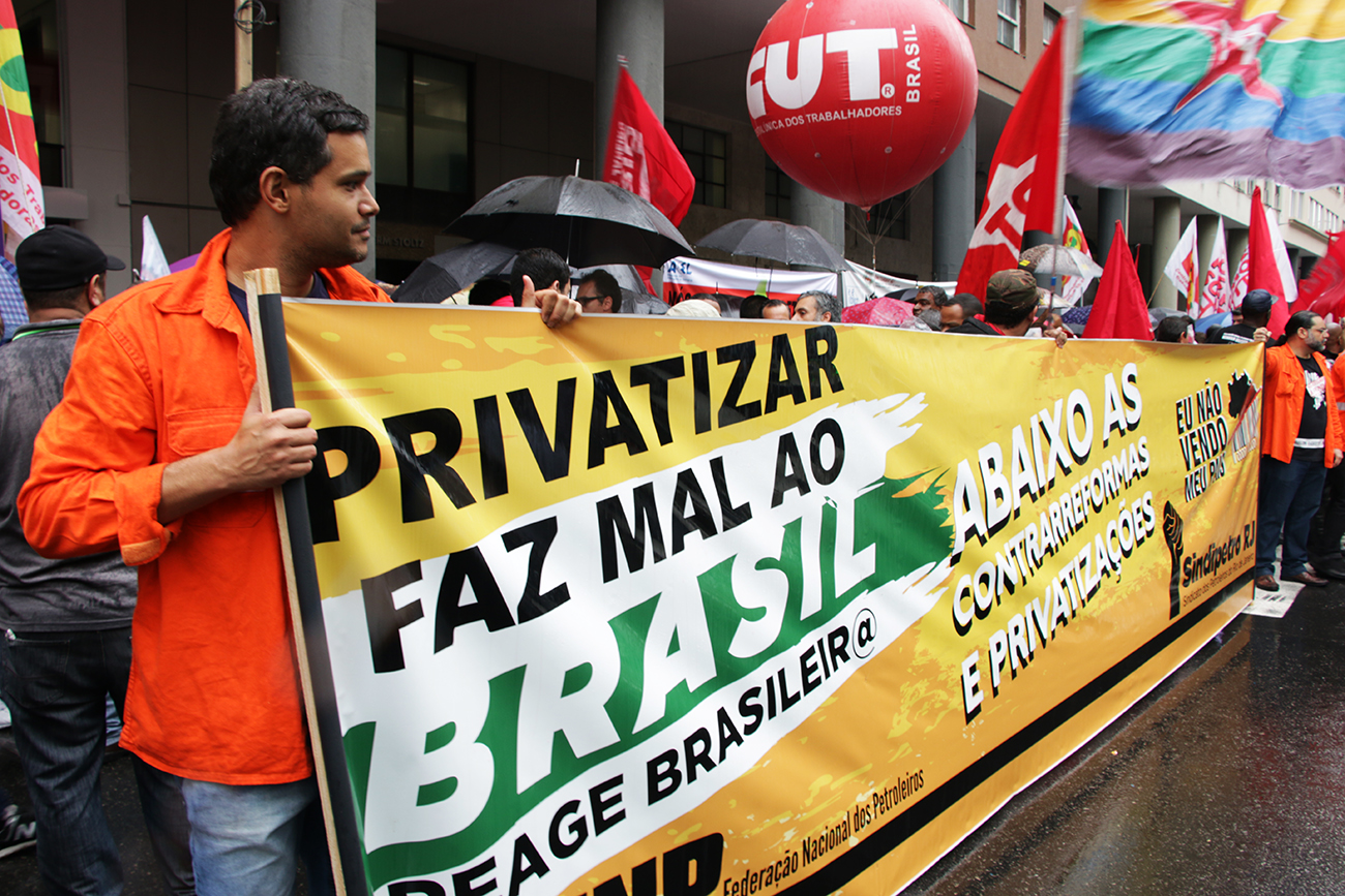 Pesquisa revela que sete em cada dez brasileiros so contra as privatizaes