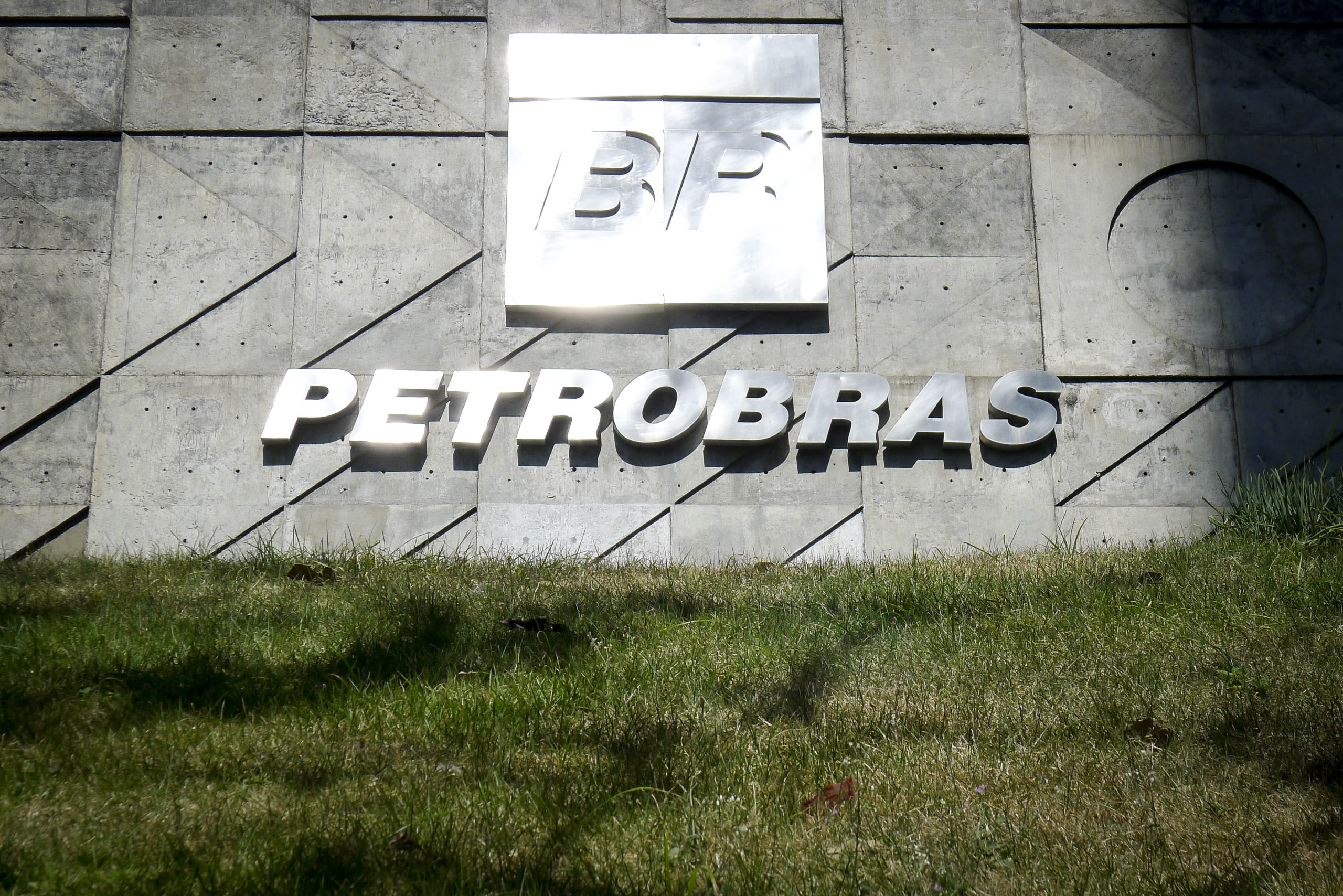 Mudança em diretoria da Petrobrás é a primeira de outras em estudo pelo presidente da companhia, dizem fontes 