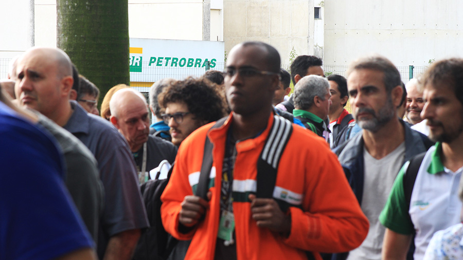Petroleiros se mobilizam nacionalmente contra retirada de direitos