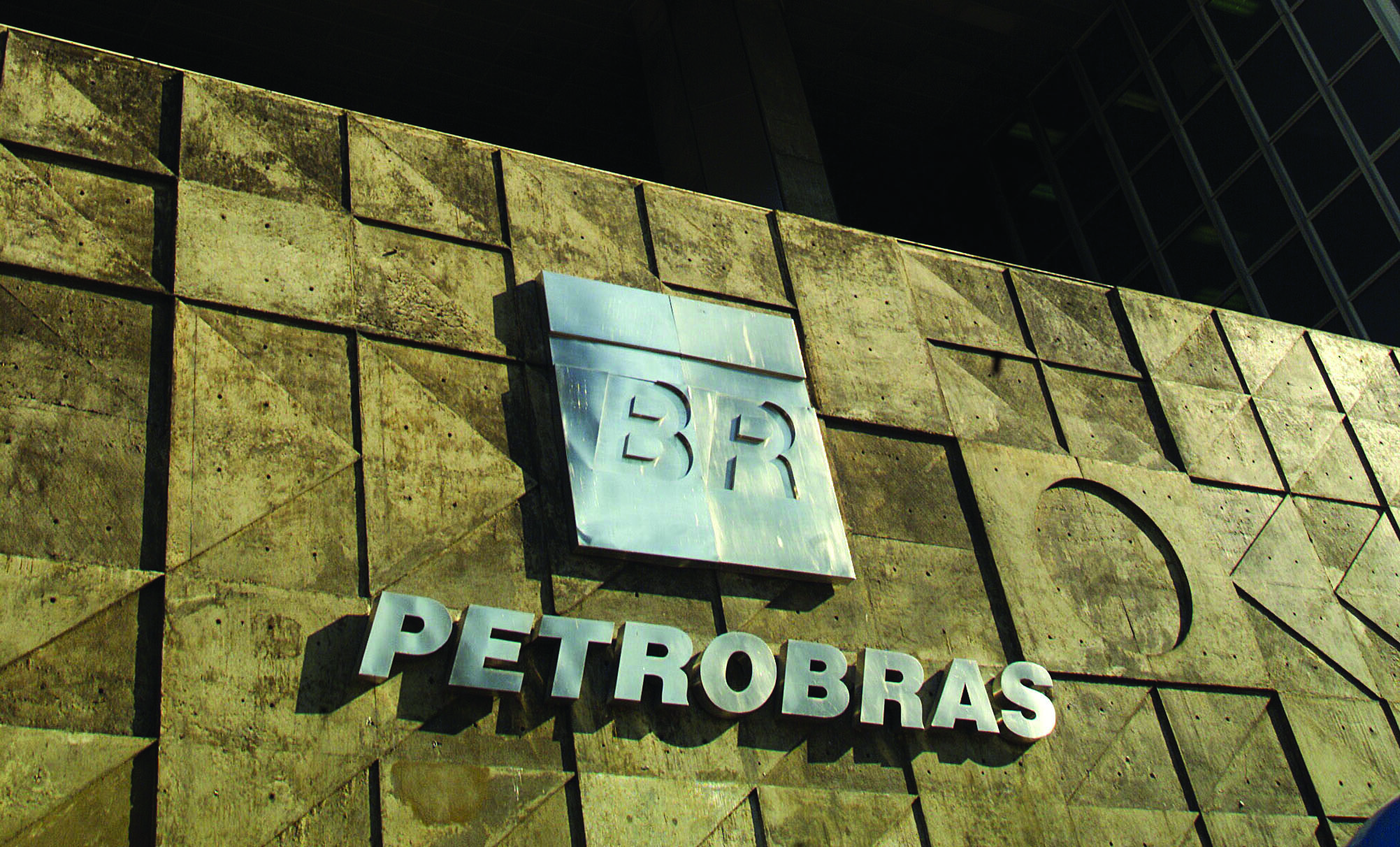 Petrobrs inicia venda de dois campos de petrleo na Bacia de Campos