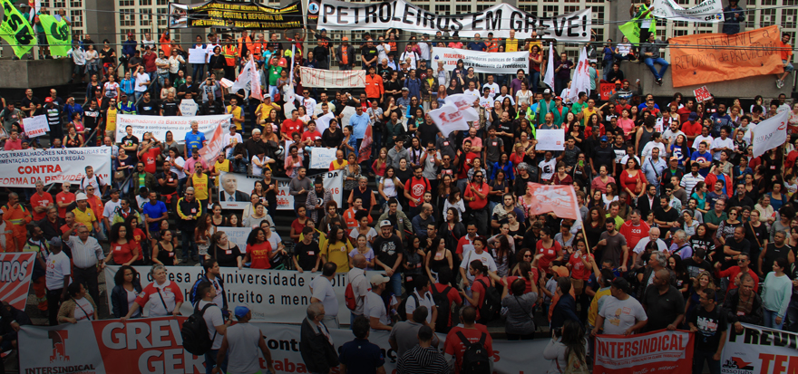 Em greve geral histrica, Baixada Santista vive um dia sob controle dos trabalhadores