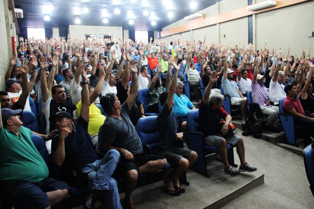 Litoral Paulista decide por ampla maioria continuar em greve