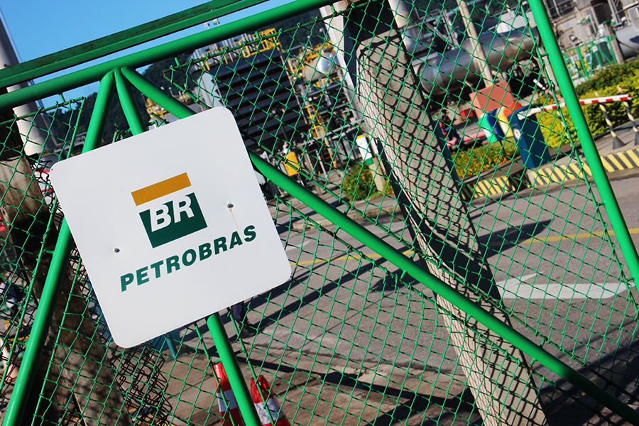 Petrobrs d desconto na venda de ativos, afirma jornal