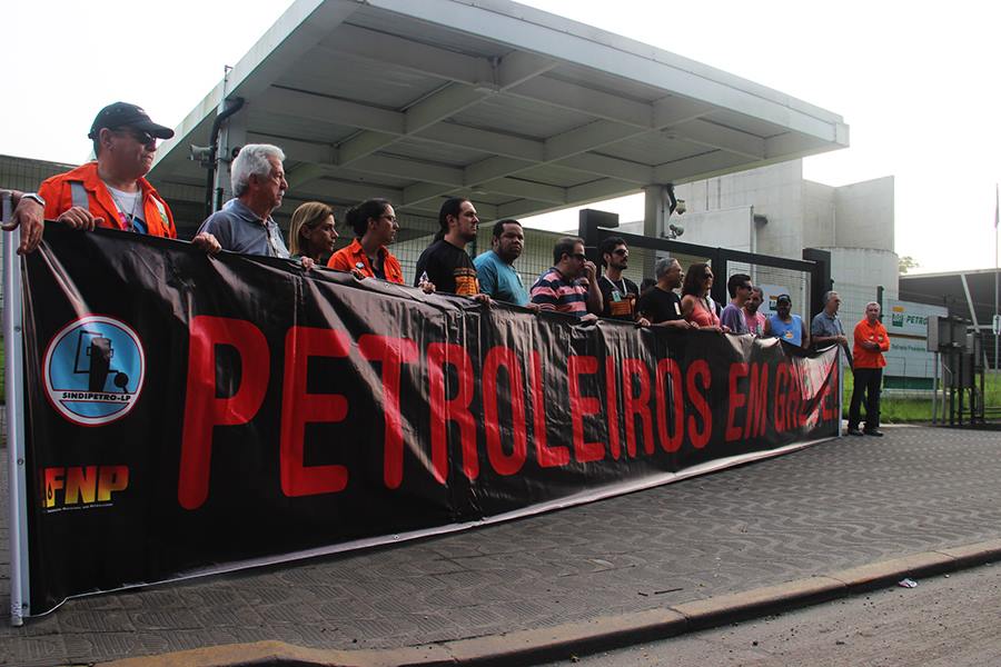 Petroleiros chegam ao 14 dia de greve nas bases da FNP