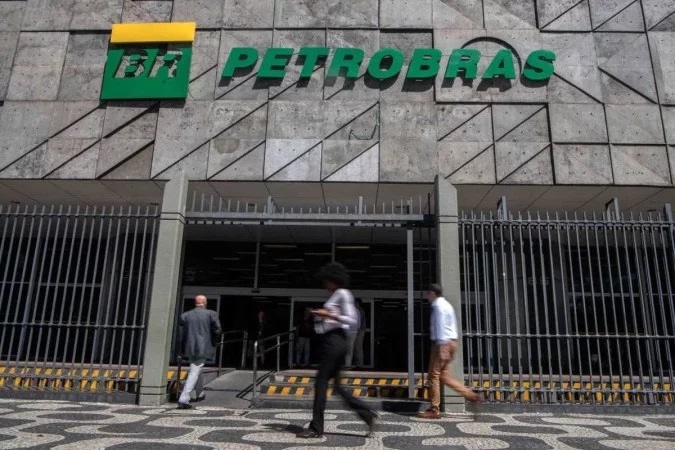Assembleia da Petrobrs, marcada para o dia 13, vai decidir presidente e aumento de salrio dos diretores