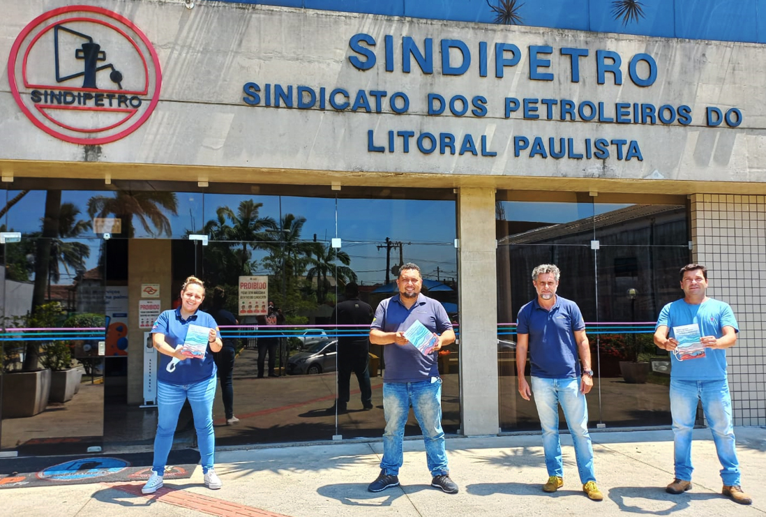 Diretores do Sindipetro-LP so coautores do livro Saber operrio, construo de conhecimento e a luta dos trabalhadores pela sade