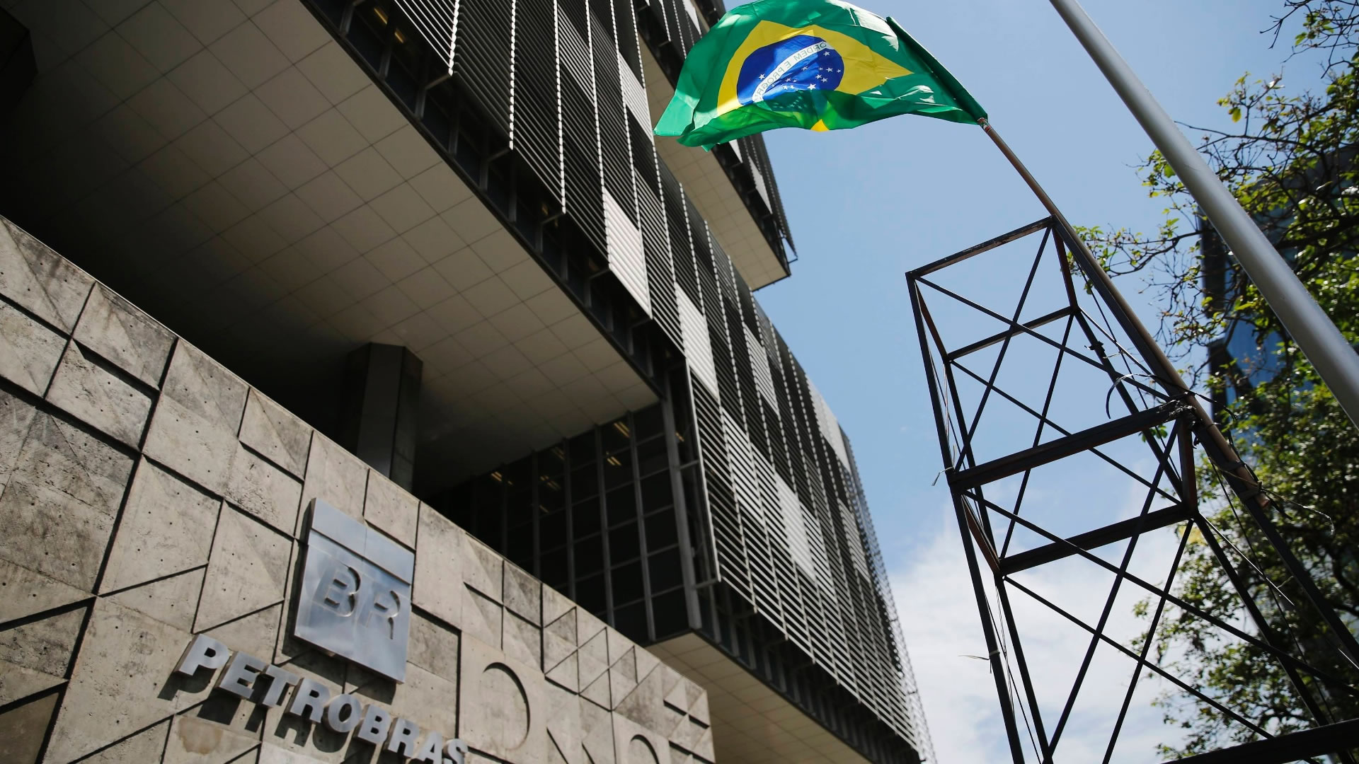 Impairment no balano da Petrobrs  usado para justificar venda de ativos e entrega do pr-sal